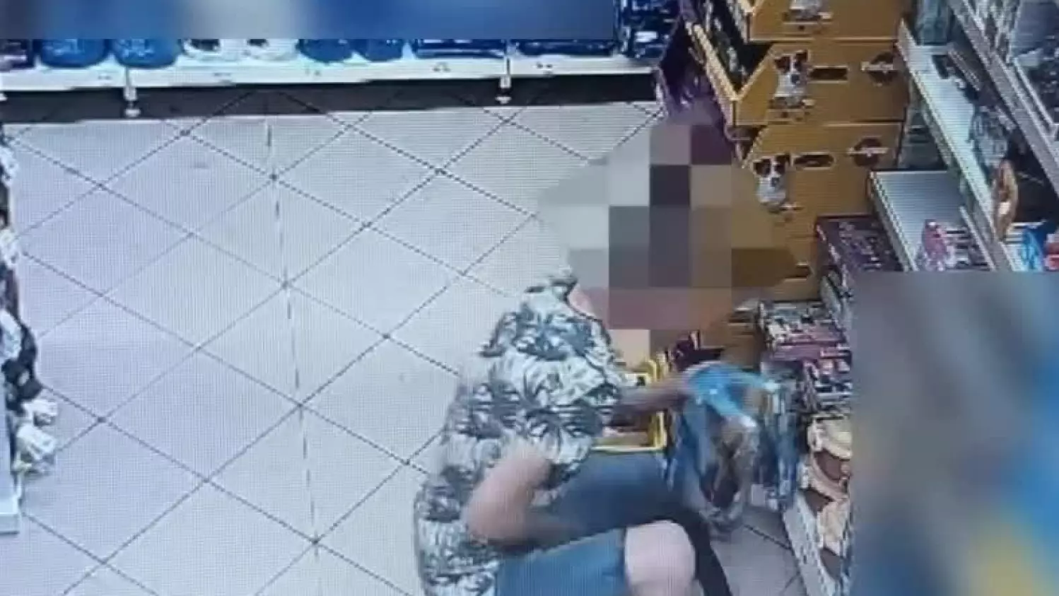 Plaga kradzieży sklepowych. Wiemy, co kradną najczęściej