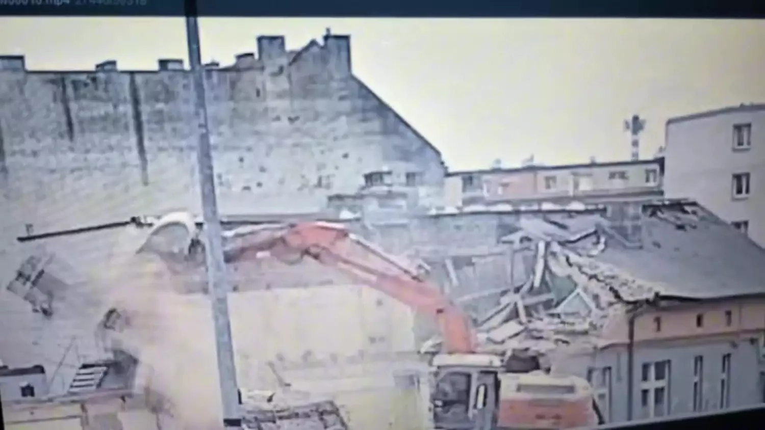 „Na horyzoncie KATASTROFA BUDOWLANA”. Ciężki sprzęt w natarciu