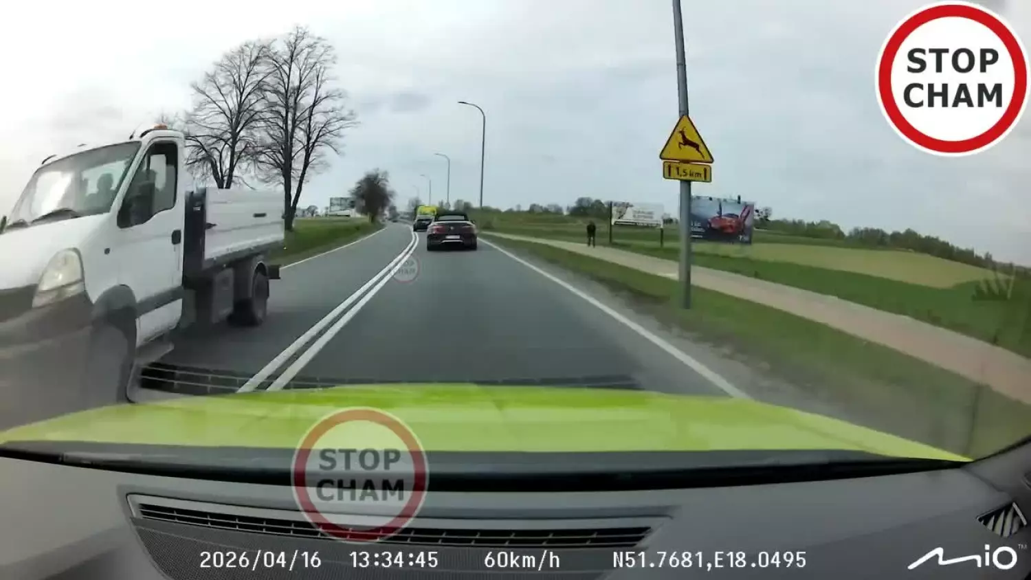 Elektryczne BMW pędzi w Kościelnej Wsi - nagranie STOP CHAM